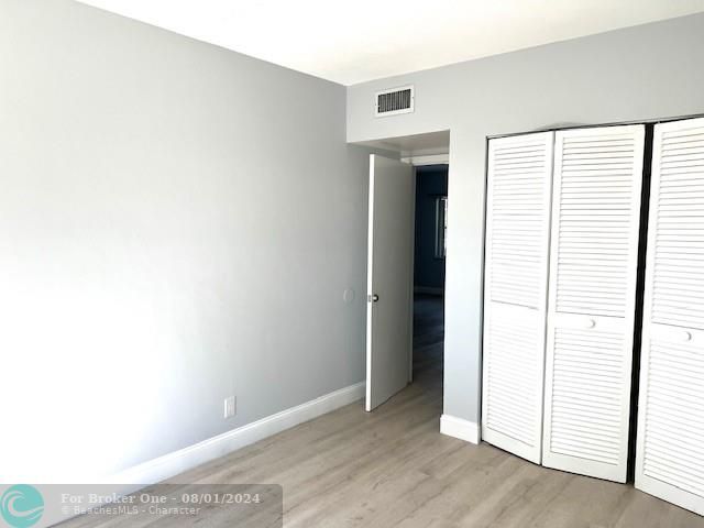 For Rent: $2,200 (2 beds, 1 baths, 750 Square Feet)