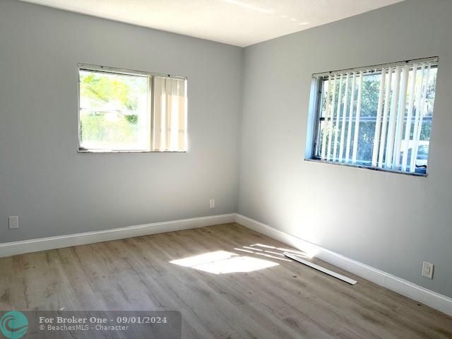 For Rent: $2,000 (2 beds, 1 baths, 750 Square Feet)