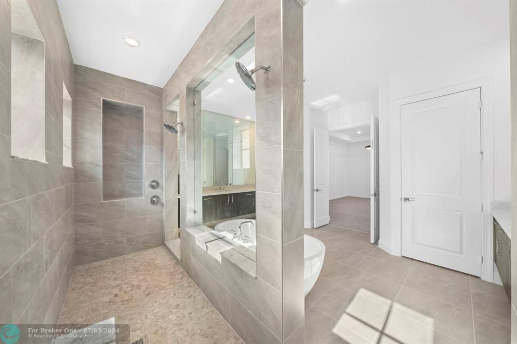 В аренду: $9,500 (5 спален, 5 ванн, 4255 Квадратных фут)