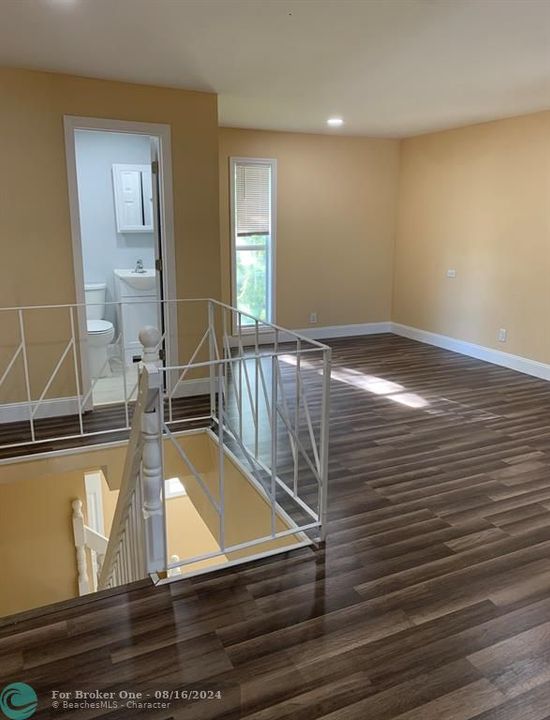 Active With Contract: $2,100 (1 beds, 1 baths, 0 Square Feet)