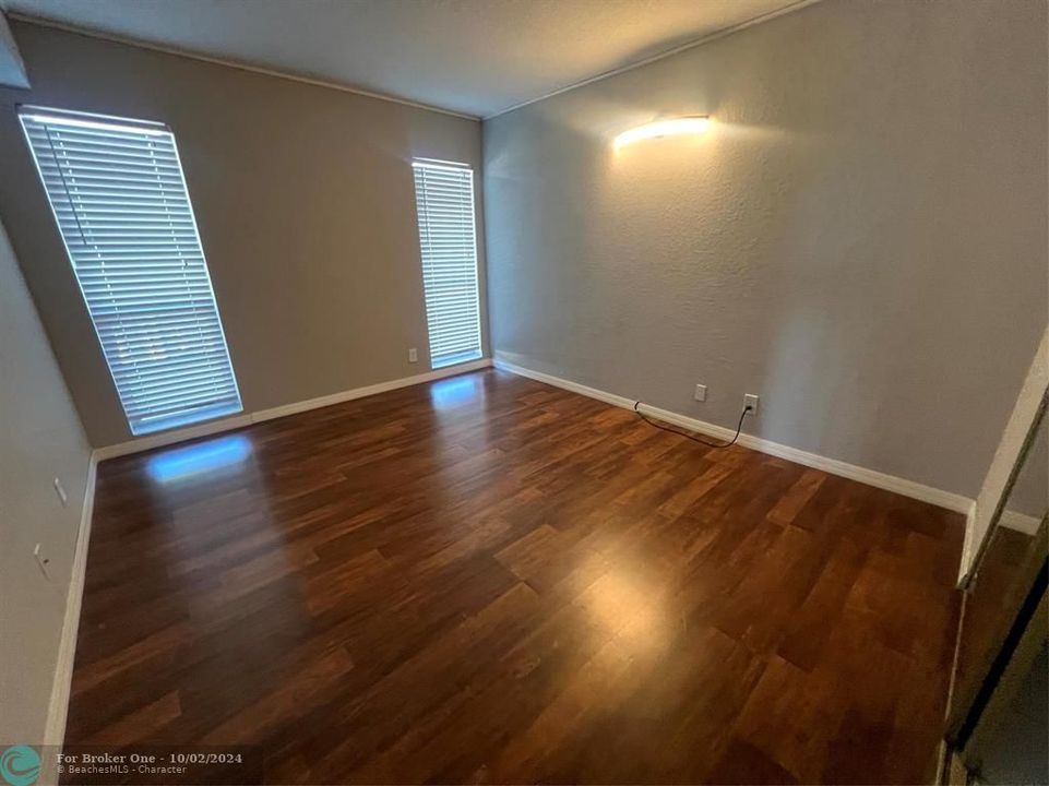 Recently Rented: $2,100 (2 beds, 2 baths, 1080 Square Feet)