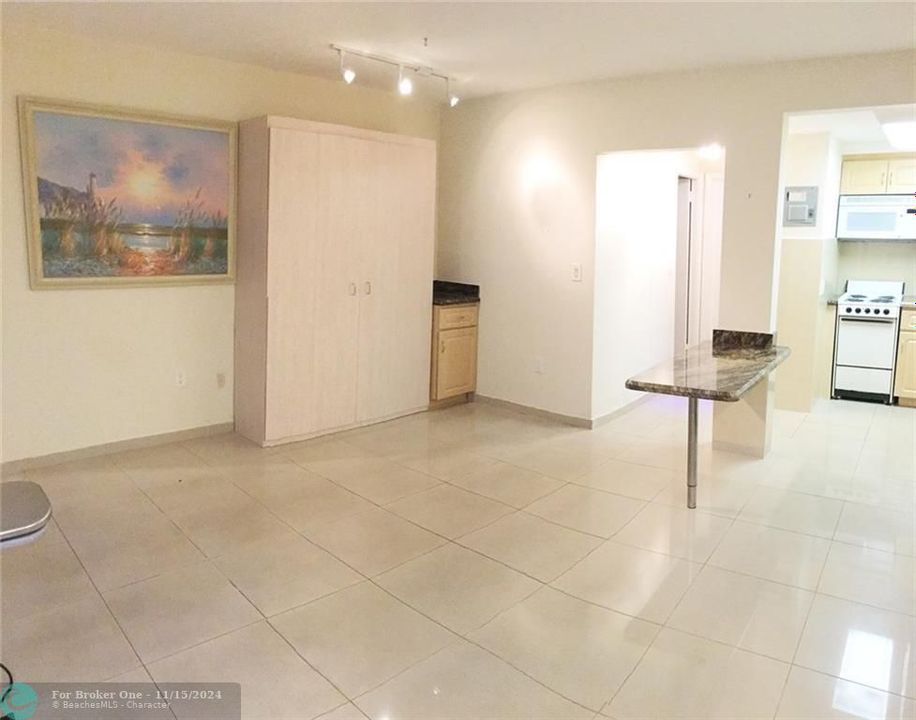 Recently Rented: $1,600 (1 beds, 1 baths, 500 Square Feet)