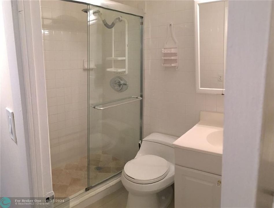 Recently Rented: $1,600 (1 beds, 1 baths, 500 Square Feet)