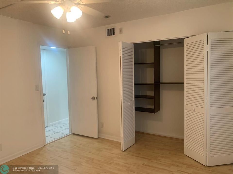 For Rent: $2,375 (2 beds, 2 baths, 1300 Square Feet)