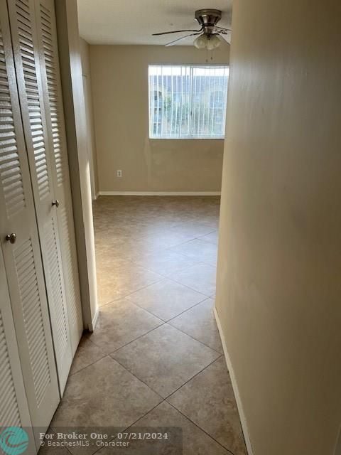 For Rent: $2,400 (2 beds, 2 baths, 1124 Square Feet)