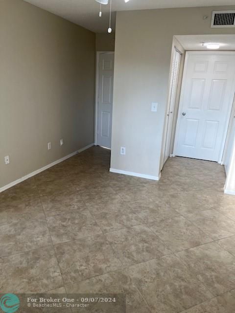 For Rent: $2,400 (2 beds, 2 baths, 1124 Square Feet)