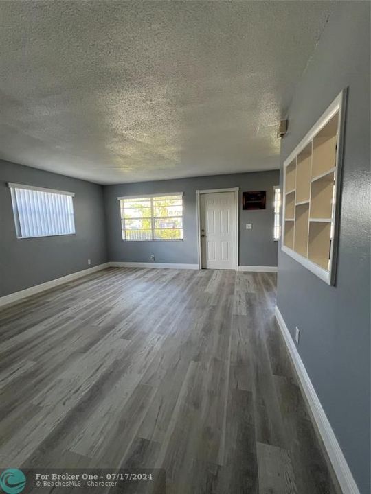 For Sale: $1,850 (2 beds, 1 baths, 2340 Square Feet)