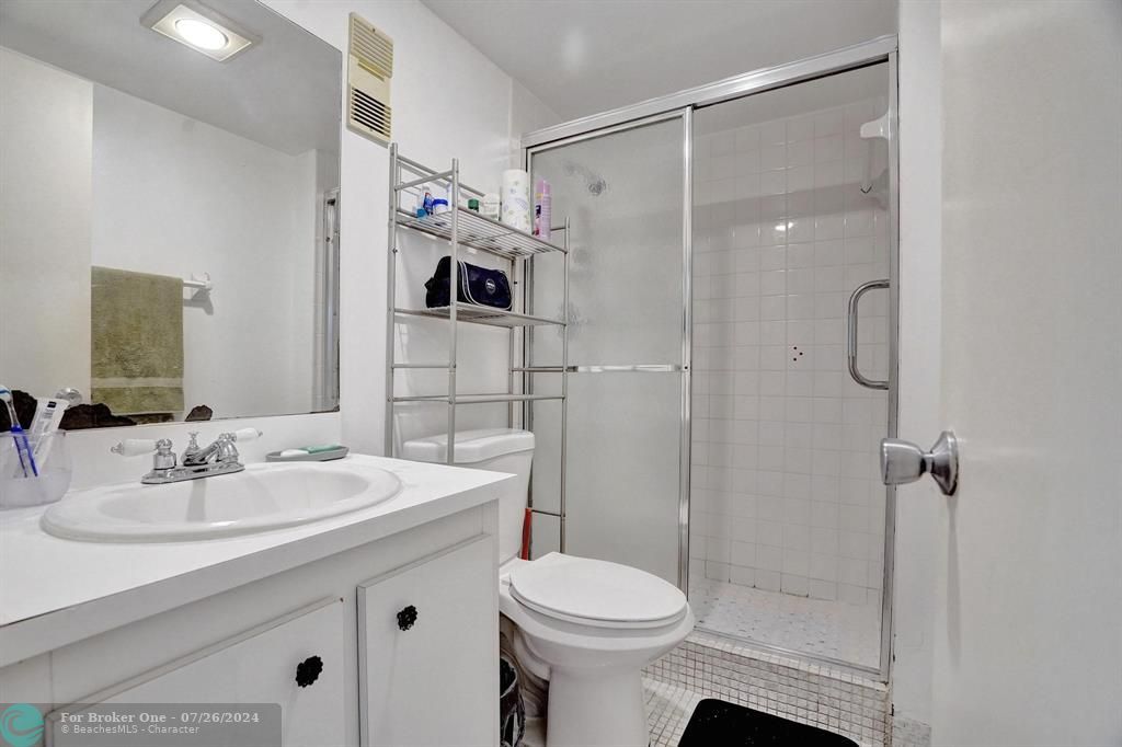 待售: $209,900 (2 贝兹, 2 浴室, 970 平方英尺)