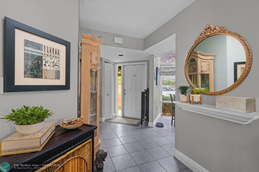 Active With Contract: $465,000 (3 beds, 3 baths, 1832 Square Feet)