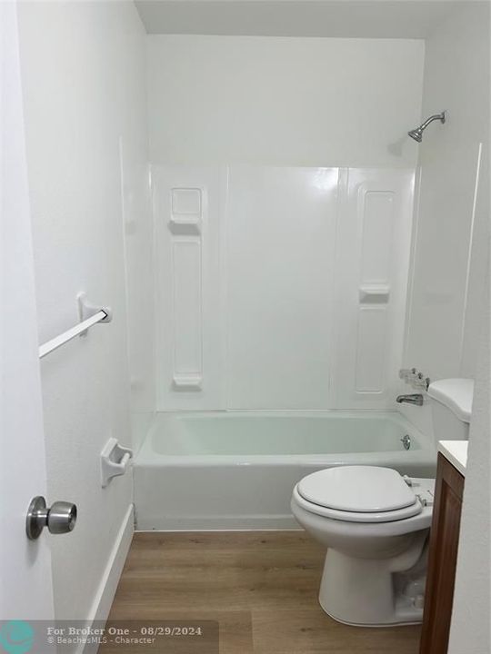 For Rent: $1,800 (2 beds, 2 baths, 722 Square Feet)