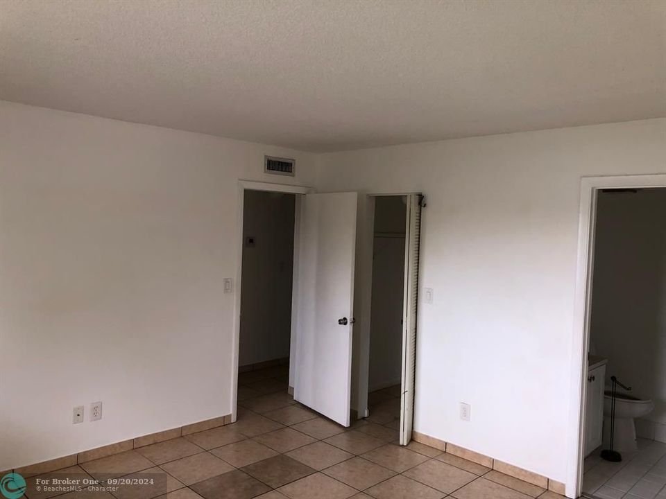 For Rent: $1,995 (2 beds, 2 baths, 963 Square Feet)