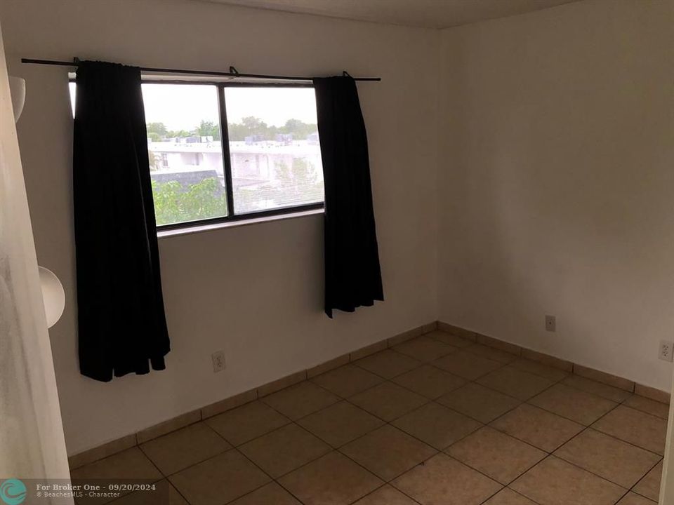 For Rent: $1,995 (2 beds, 2 baths, 963 Square Feet)