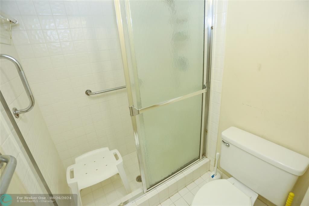 For Sale: $117,500 (2 beds, 2 baths, 1070 Square Feet)