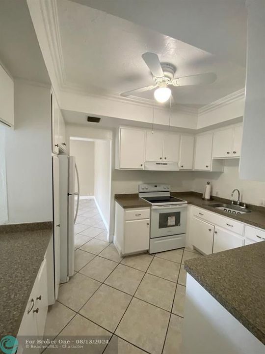 For Rent: $2,595 (3 beds, 2 baths, 1270 Square Feet)