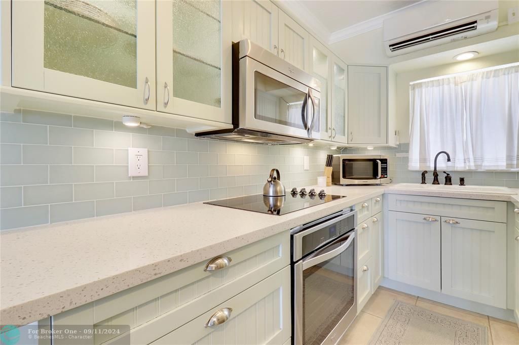 For Sale: $350,000 (1 beds, 1 baths, 320 Square Feet)