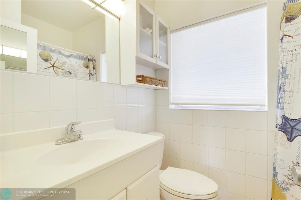 For Sale: $350,000 (1 beds, 1 baths, 320 Square Feet)