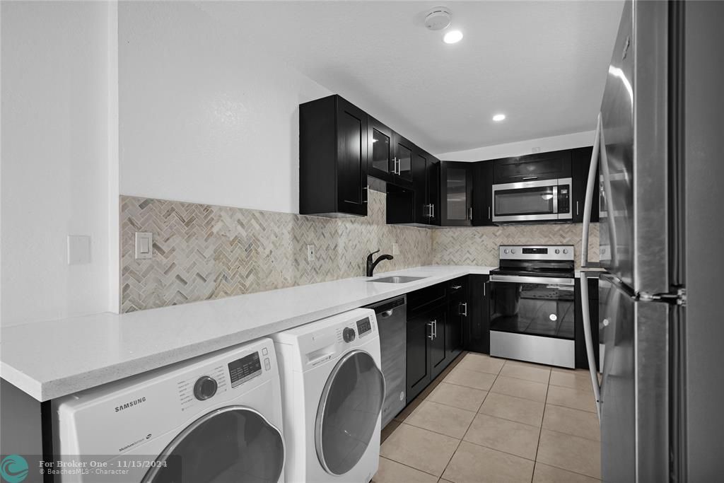 For Sale: $320,000 (3 beds, 2 baths, 1578 Square Feet)