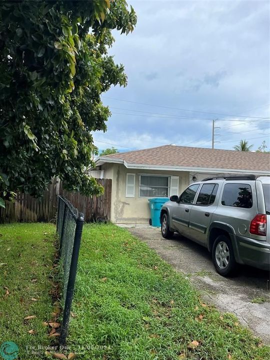 Active With Contract: $350,000 (3 beds, 2 baths, 1175 Square Feet)