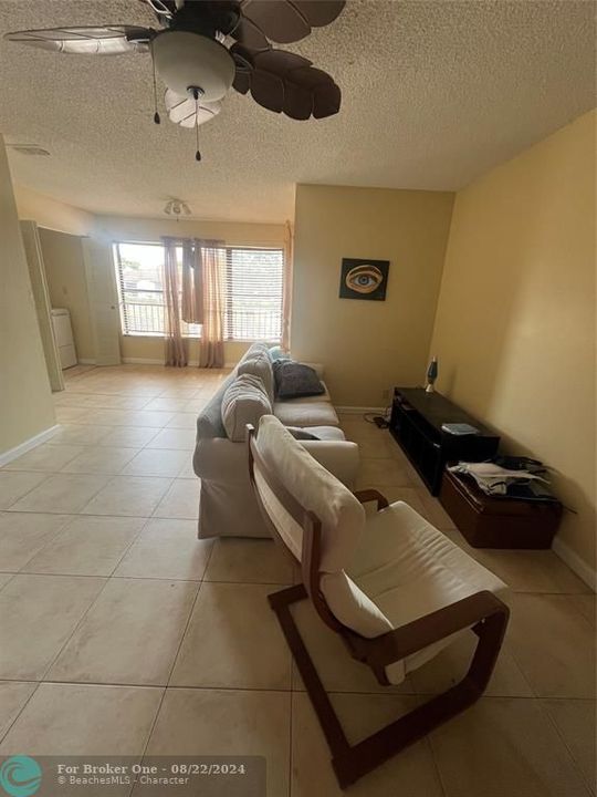 Active With Contract: $2,500 (2 beds, 2 baths, 1100 Square Feet)