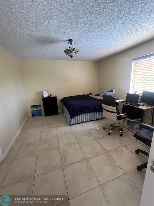 Active With Contract: $2,500 (2 beds, 2 baths, 1100 Square Feet)