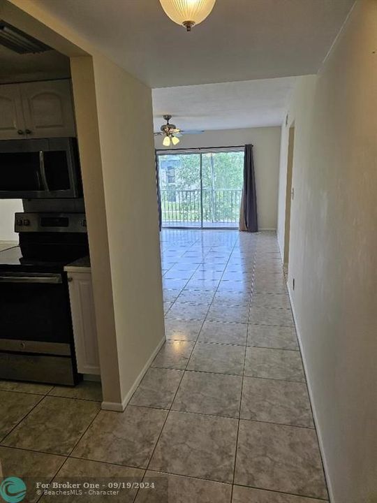 For Rent: $2,000 (2 beds, 2 baths, 960 Square Feet)