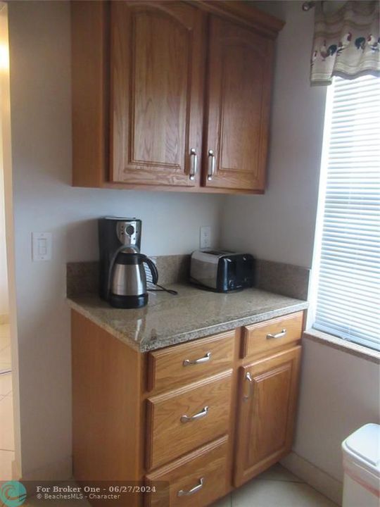 For Sale: $174,900 (2 beds, 2 baths, 990 Square Feet)