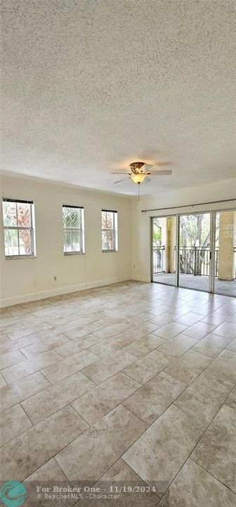 Active With Contract: $2,600 (2 beds, 2 baths, 1189 Square Feet)