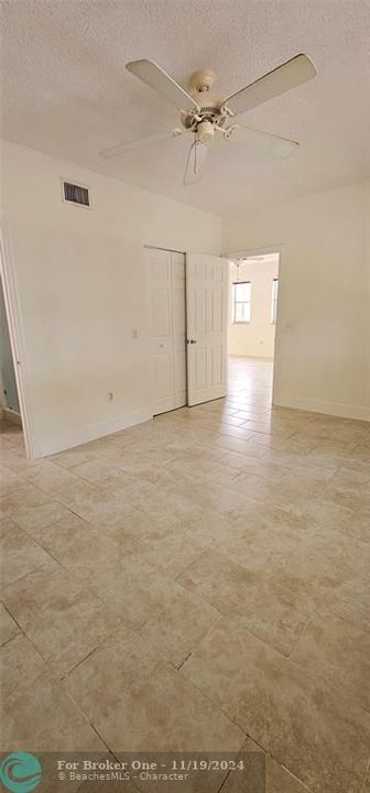 Active With Contract: $2,600 (2 beds, 2 baths, 1189 Square Feet)