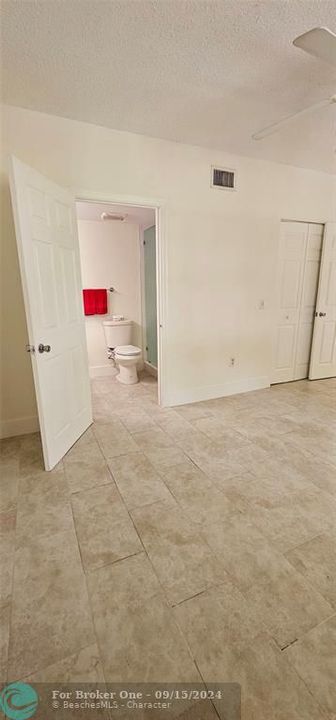 Active With Contract: $2,600 (2 beds, 2 baths, 1189 Square Feet)