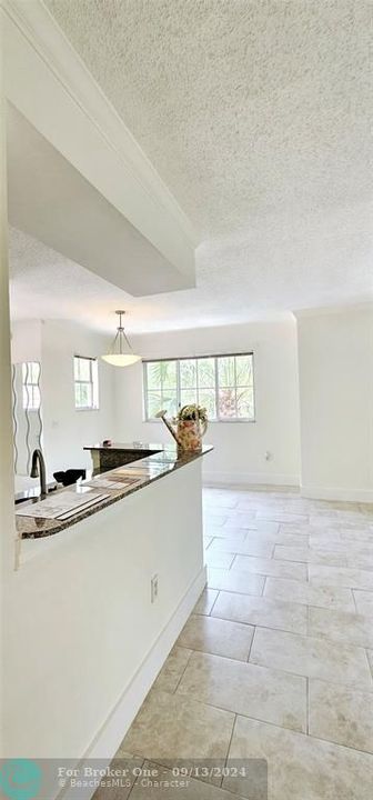 Active With Contract: $2,600 (2 beds, 2 baths, 1189 Square Feet)