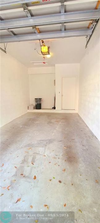 Active With Contract: $2,600 (2 beds, 2 baths, 1189 Square Feet)