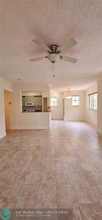 Active With Contract: $2,600 (2 beds, 2 baths, 1189 Square Feet)