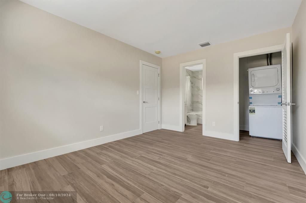 For Sale: $1,950 (1 beds, 1 baths, 575 Square Feet)