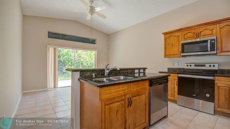 For Sale: $509,999 (4 beds, 2 baths, 1470 Square Feet)