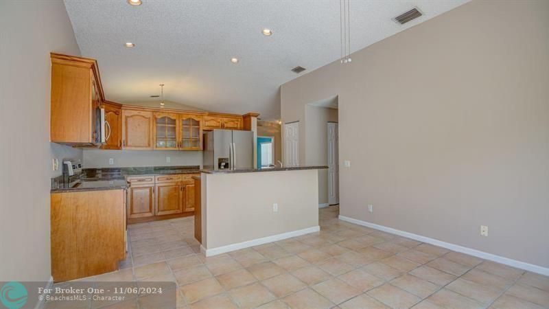 For Sale: $509,999 (4 beds, 2 baths, 1470 Square Feet)