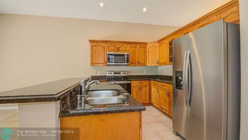 For Sale: $509,999 (4 beds, 2 baths, 1470 Square Feet)