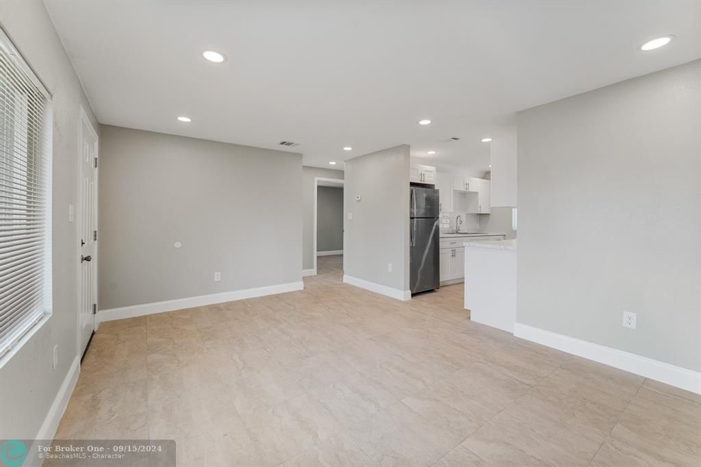 Recently Sold: $247,990 (3 beds, 1 baths, 872 Square Feet)