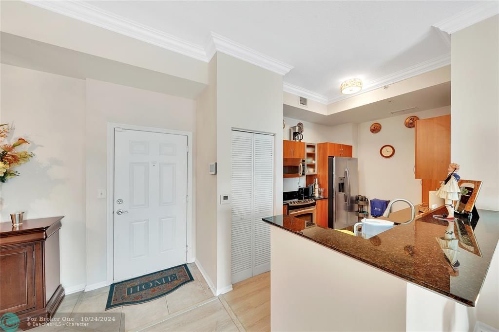 For Sale: $329,900 (2 beds, 2 baths, 1265 Square Feet)