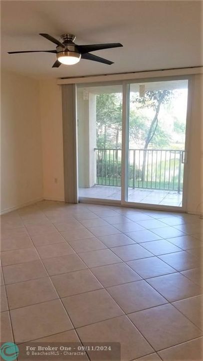 For Rent: $2,200 (2 beds, 2 baths, 1008 Square Feet)