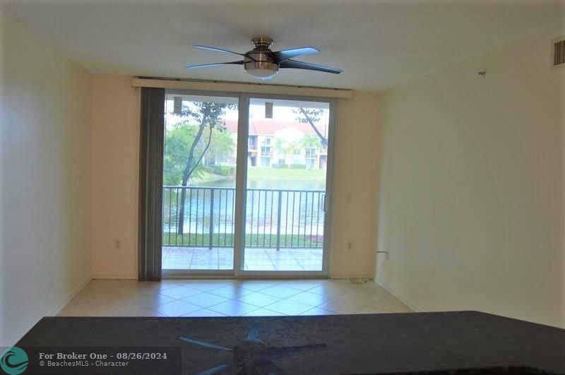 For Rent: $2,200 (2 beds, 2 baths, 1008 Square Feet)