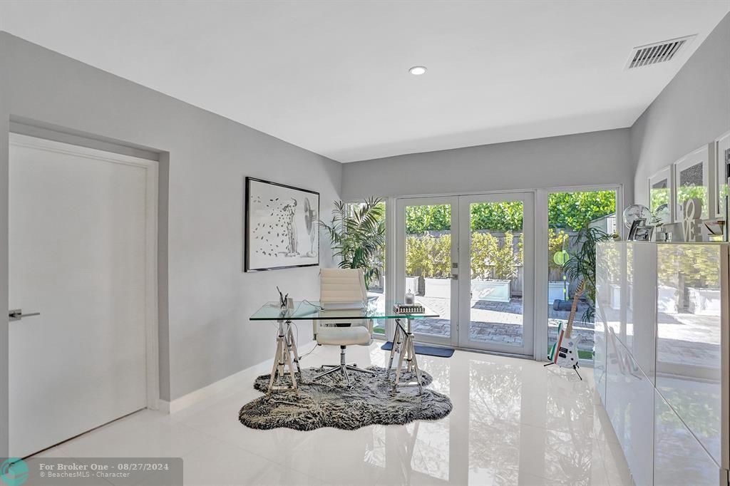 Active With Contract: $1,395,000 (3 beds, 3 baths, 1954 Square Feet)