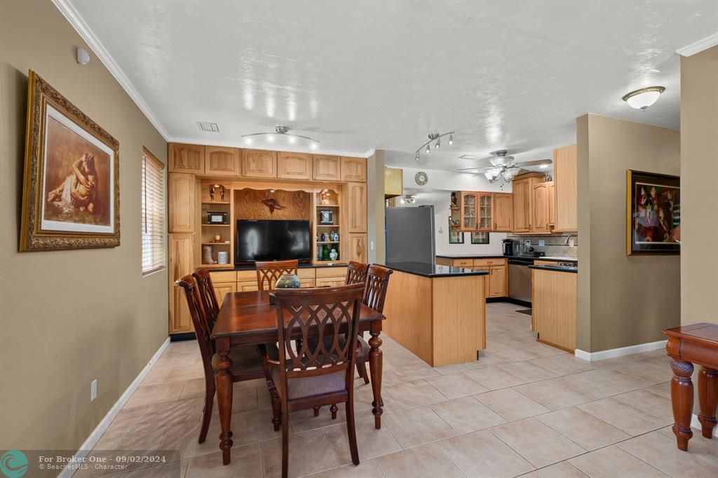 Active With Contract: $5,000 (3 beds, 2 baths, 1810 Square Feet)