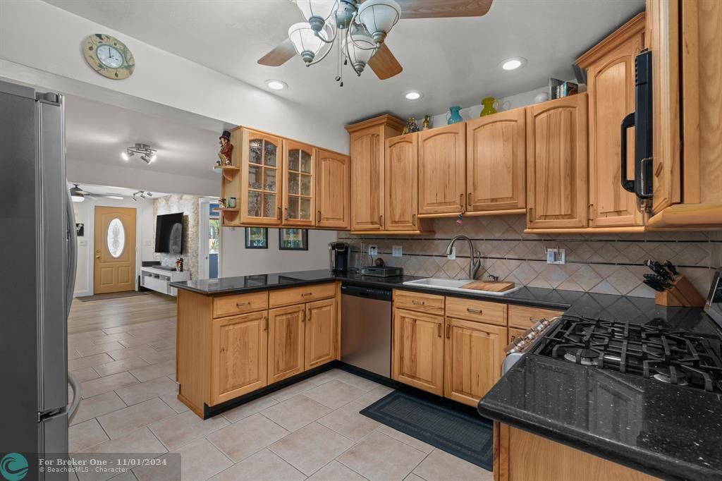 Active With Contract: $5,000 (3 beds, 2 baths, 1810 Square Feet)