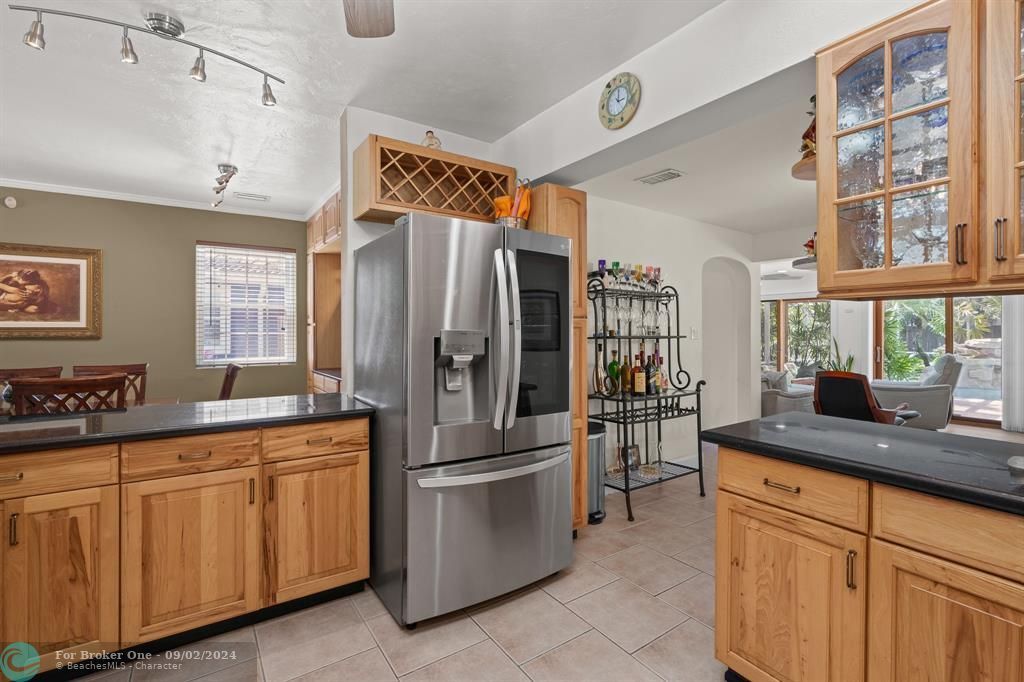 Active With Contract: $5,000 (3 beds, 2 baths, 1810 Square Feet)