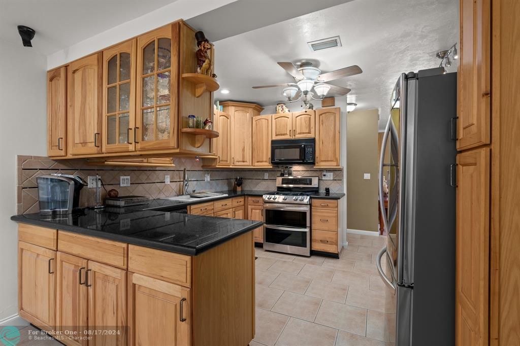 Active With Contract: $5,000 (3 beds, 2 baths, 1810 Square Feet)