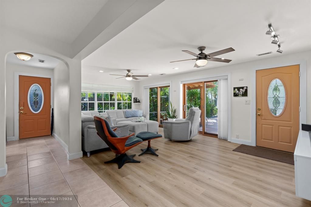 Active With Contract: $5,000 (3 beds, 2 baths, 1810 Square Feet)