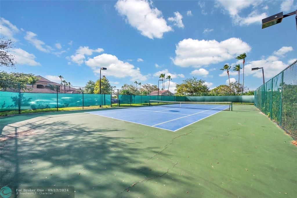 Recently Sold: $295,000 (2 beds, 2 baths, 1065 Square Feet)