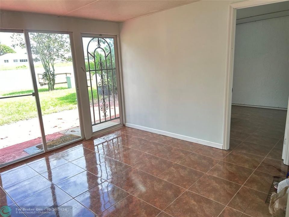 En Renta: $2,995 (4 camas, 2 baños, 1400 Pies cuadrados)