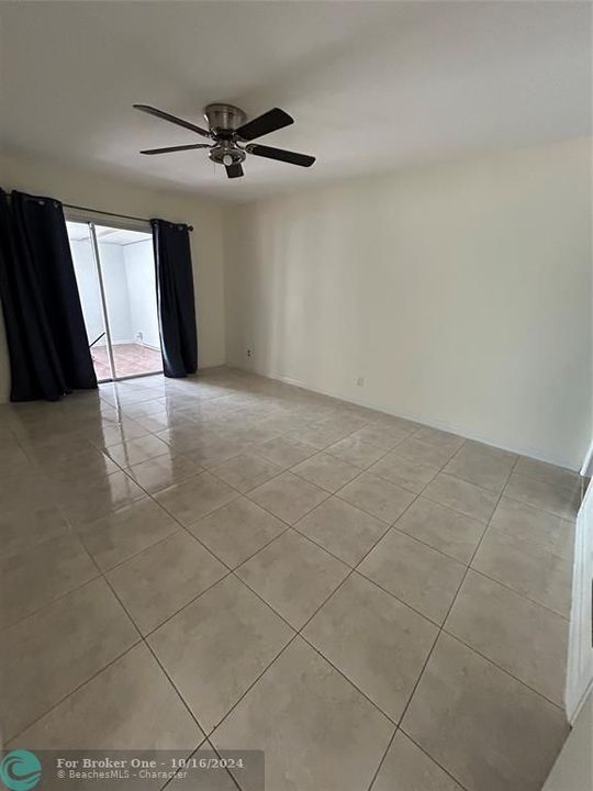 For Rent: $2,995 (4 beds, 2 baths, 1400 Square Feet)