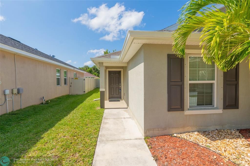 For Sale: $419,000 (3 beds, 2 baths, 1723 Square Feet)